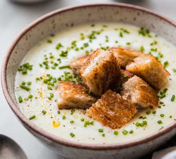 Roasted-Garlic-Potato-Soup-30-710x1065